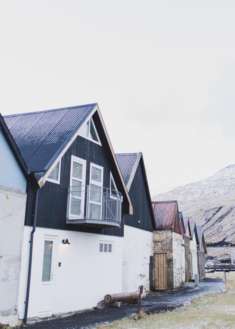 Boat House In Hosvik Apartment Bagian luar foto